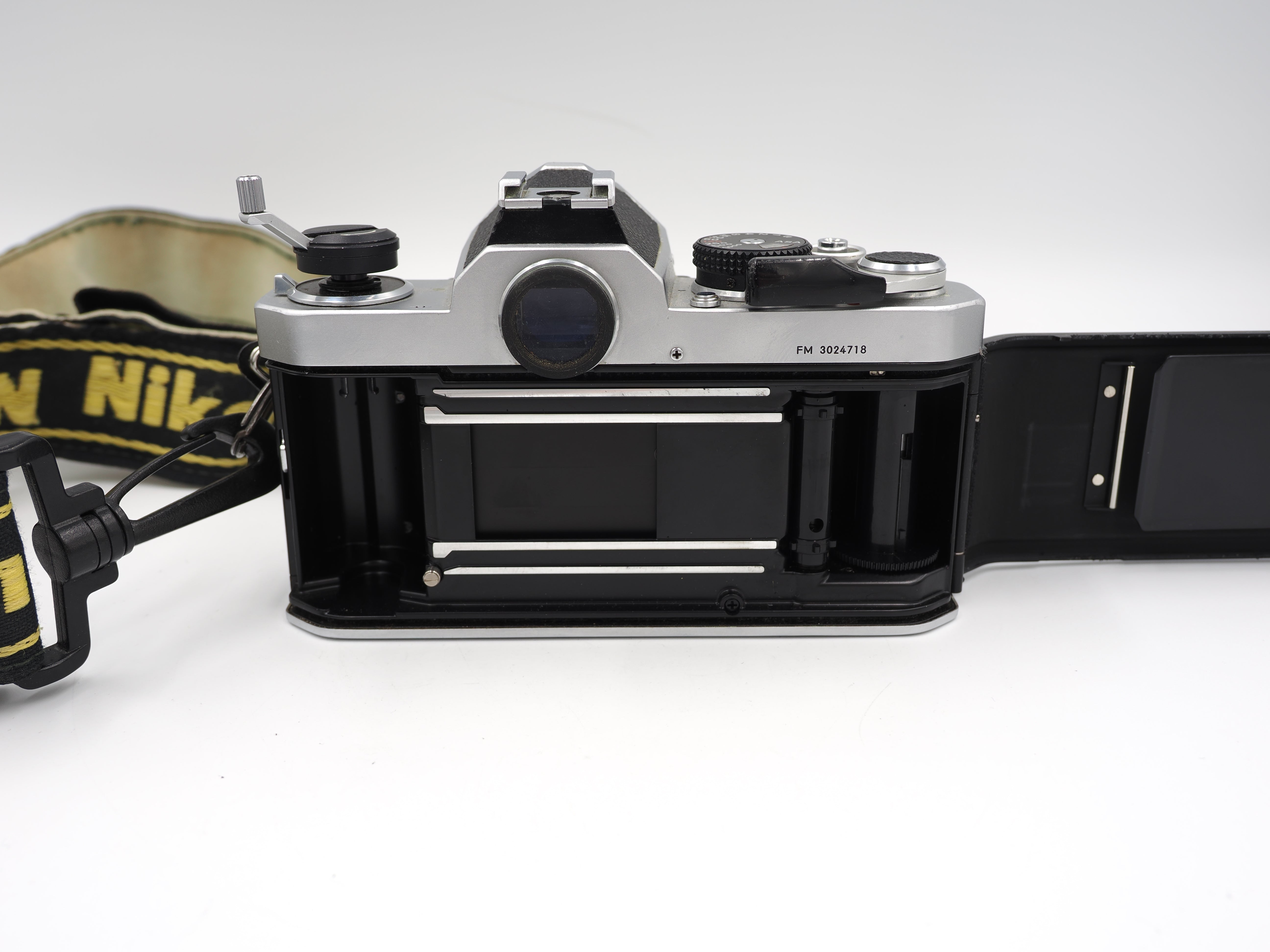 Used Nikon FM  35mm Camera Chrome #7027