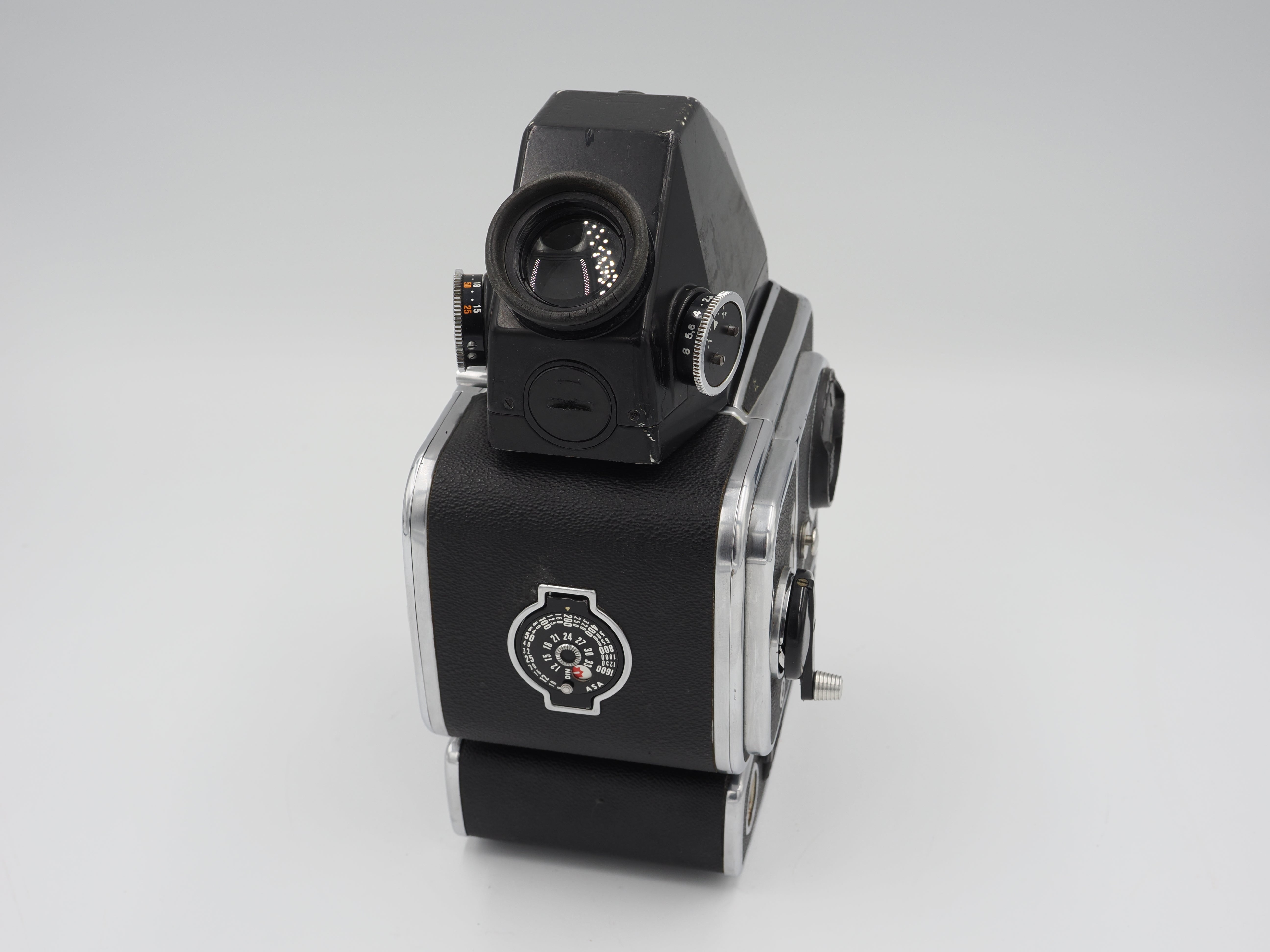 Used Hasselblad 500 ELM Body with Prism Finder #6701