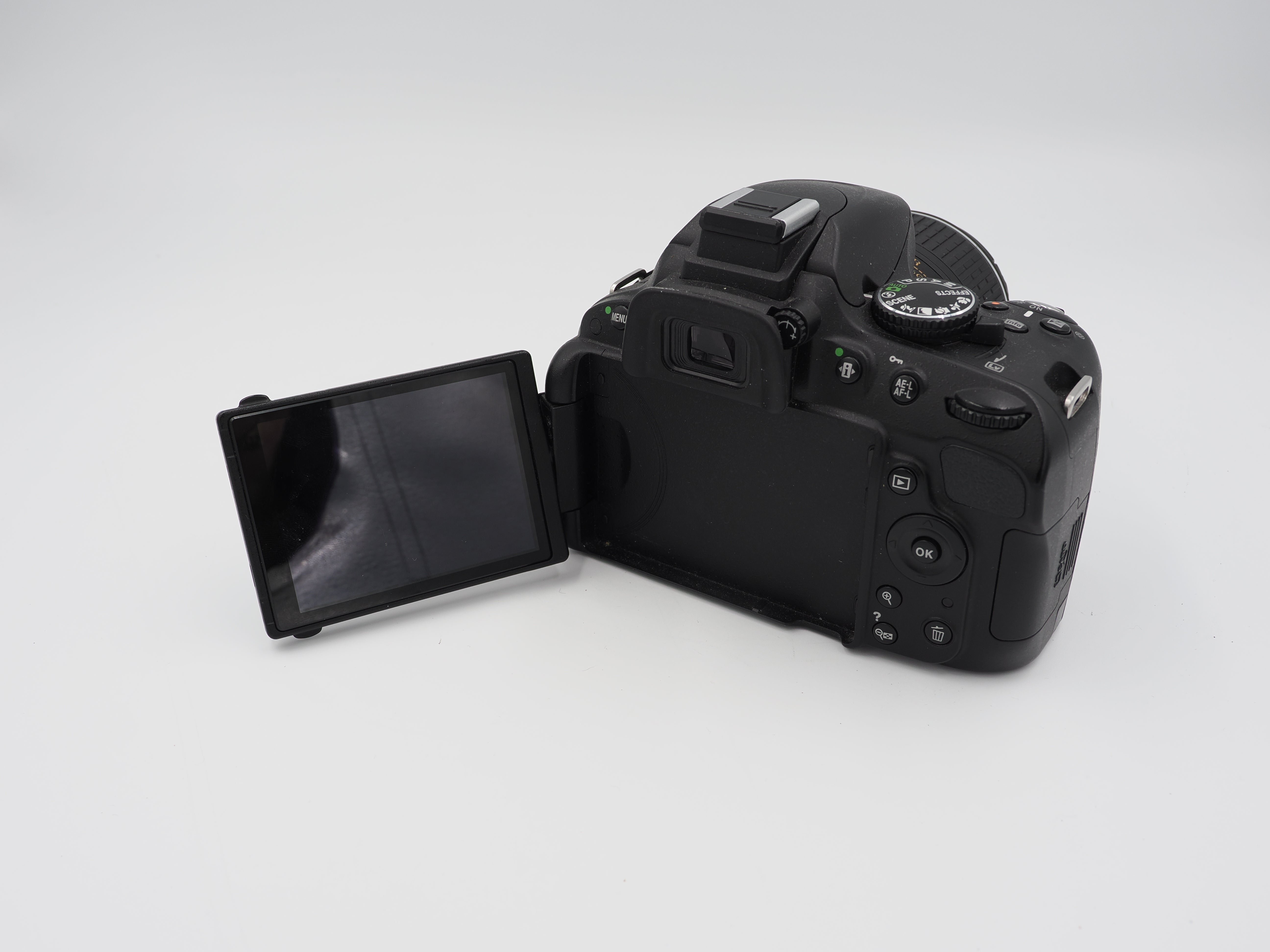 Used Nikon D5100 DSLR with Nikon 18-55mm Lens #6797