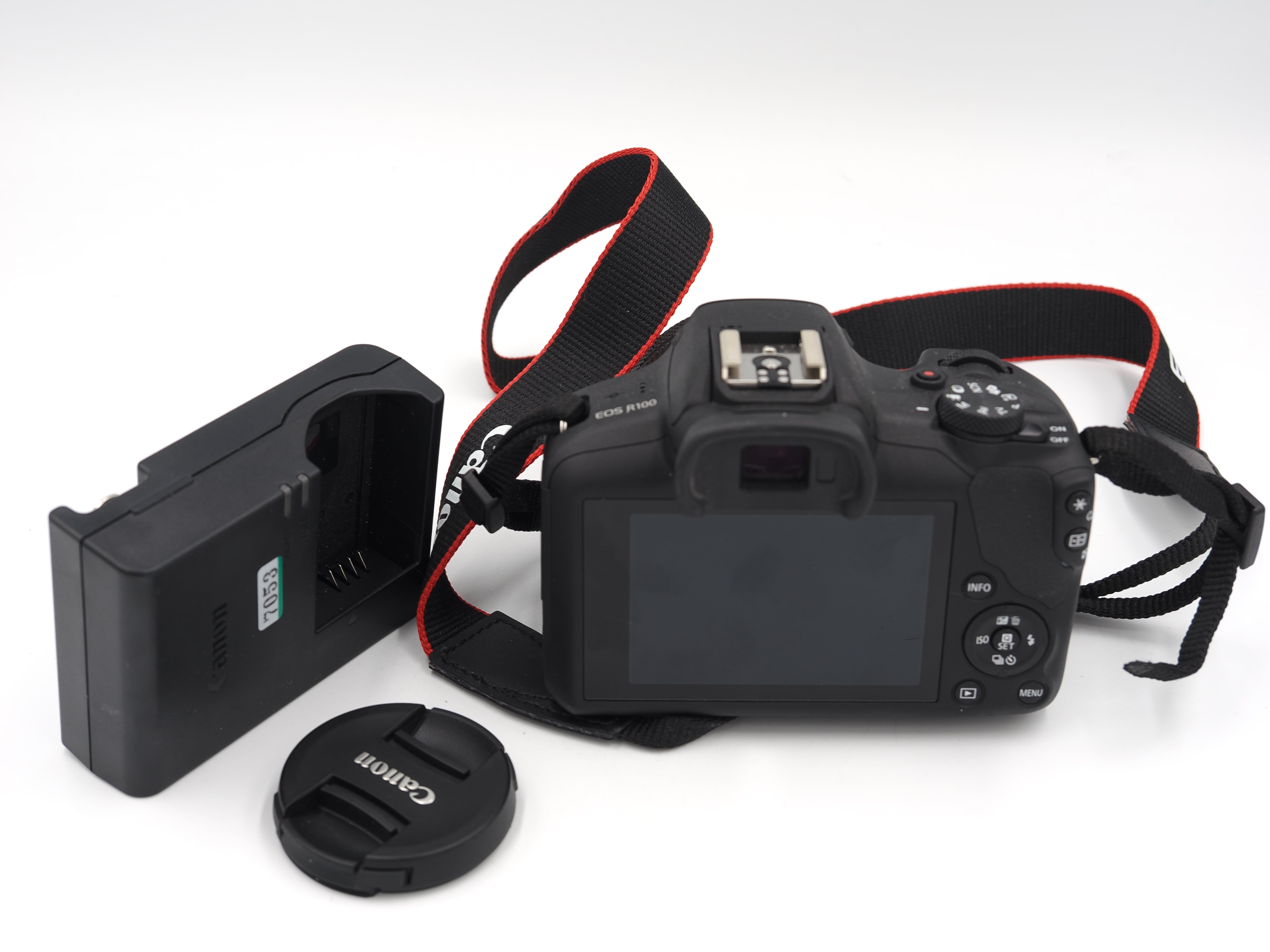 Used Canon R100 with 18-45mm lens #7053