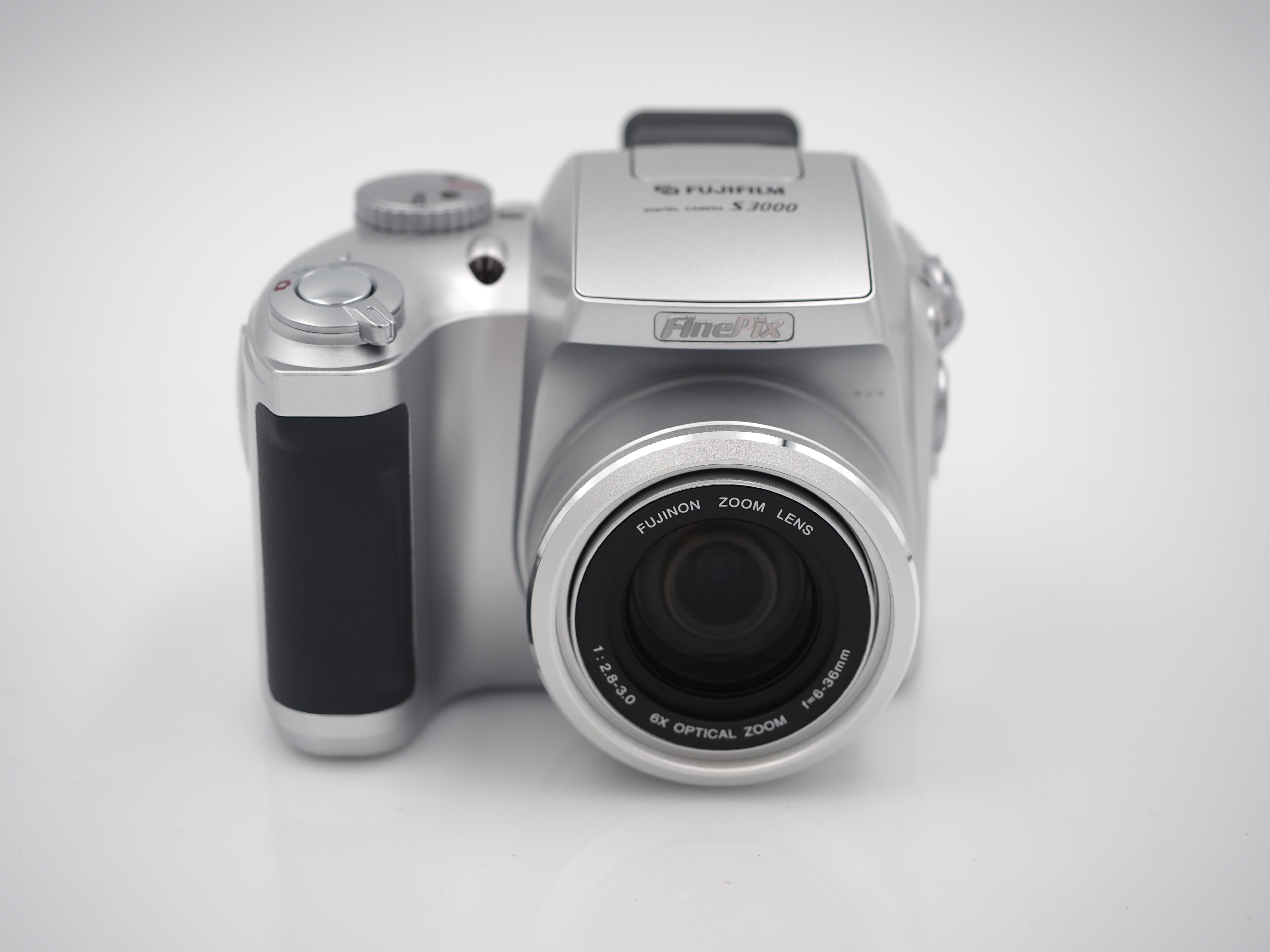 Used Fuji S-3000 Digital Camera #8121us
