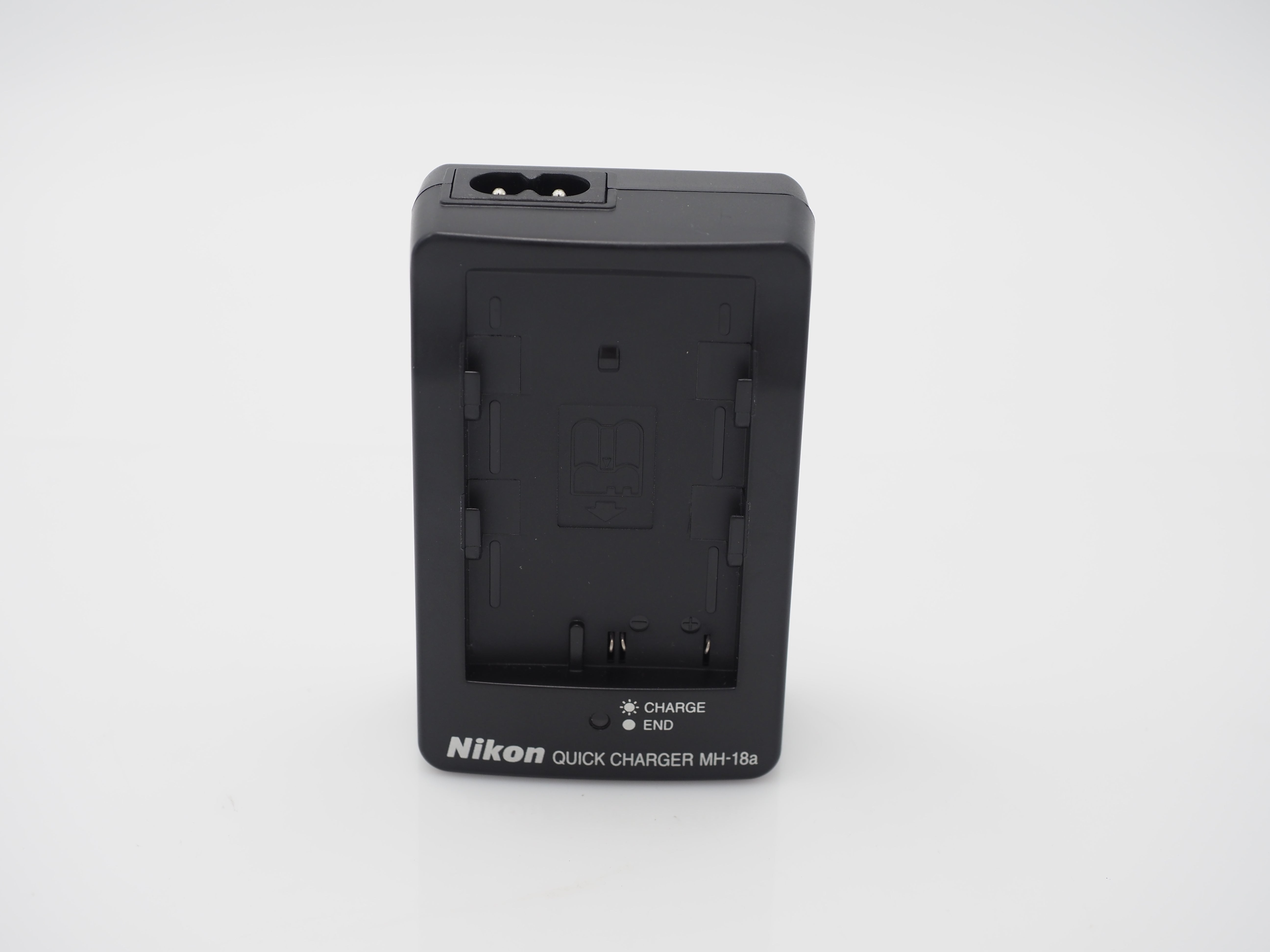 Nikon MH-18a Battery Charger #8400us