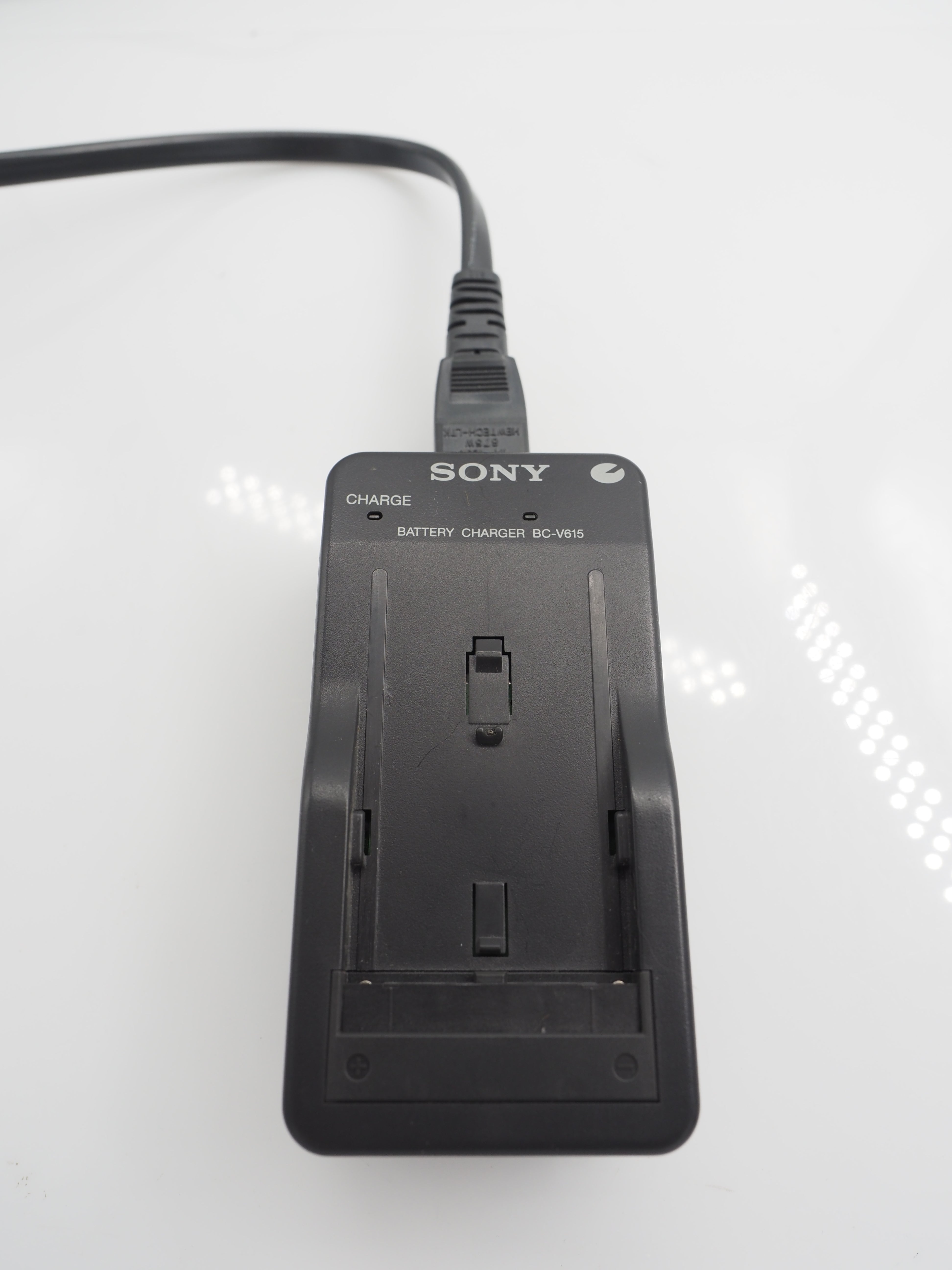 Used Sony BC-V615 Battery charger #8588us